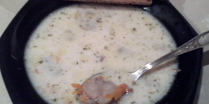 Рецепт куриного бульона с грибами и плавленным сырком
