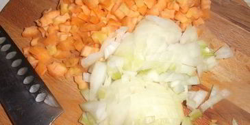 лисички с курицей в бульоне