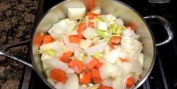 насыщенный говяжий бульон