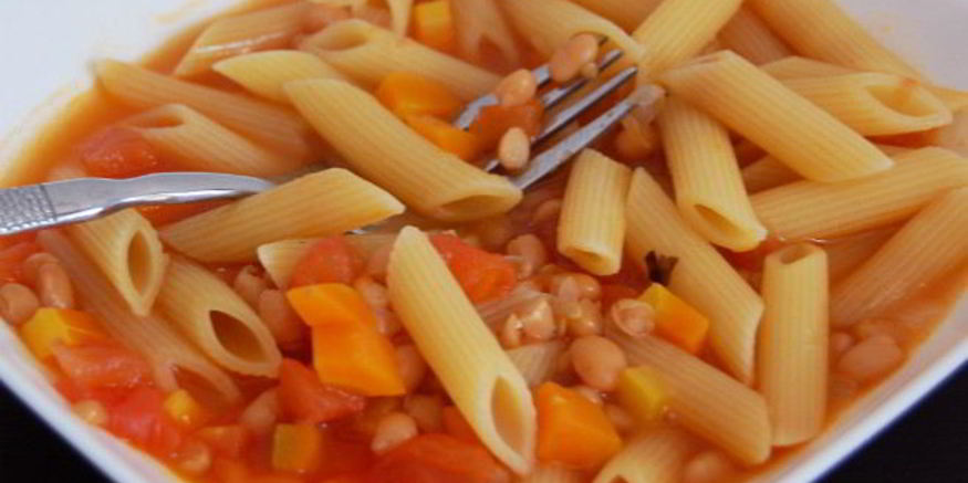 Рецепт пасты с фасолью и томатами в бульоне