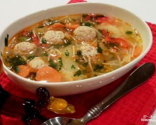 Суп с фрикадельками на курином бульоне