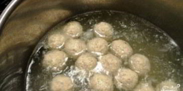 суп с фрикадельками на курином бульоне