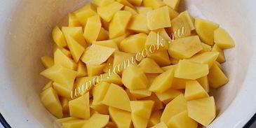 зеленый борщ со щавелем на мясном бульоне