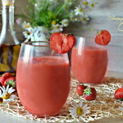 Гаспачо с клубникой