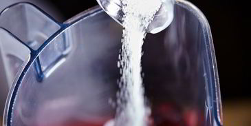 свекольный гаспачо с козьим сыром