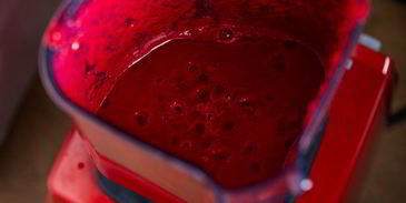 свекольный гаспачо с козьим сыром