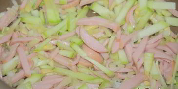 гороховый суп на баранине с кабачком и сарделькой