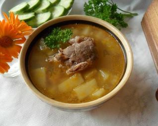 Гороховый суп на говяжьей косточке