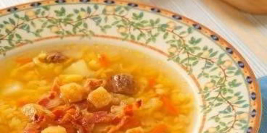 Рецепт горохового супа с беконом и гренками