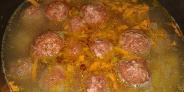 гороховый суп с фрикадельками