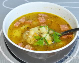 Гороховый суп с колбасой