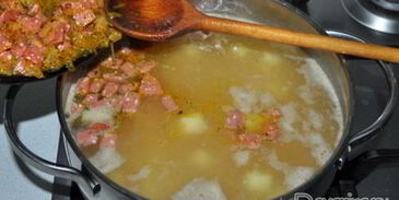 гороховый суп с колбасой