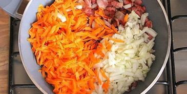 гороховый суп с копчеными ребрышками