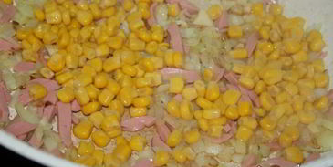 гороховый суп с сосисками и сладкой кукурузой