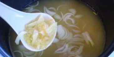 гороховый суп с сухариками