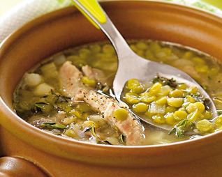 Гороховый суп со свиной рулькой