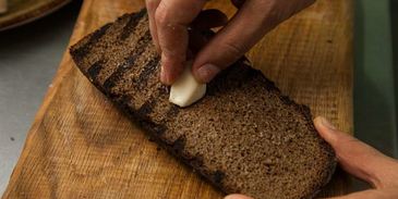 гороховый суп в хлебе