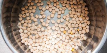 гороховый суп в хлебе