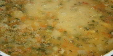 густой гороховый суп с куриной грудкой и чорризо