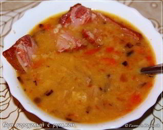 Суп гороховый с рулькой поросячьей