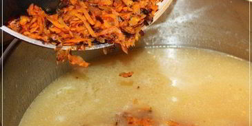 суп гороховый с рулькой поросячьей