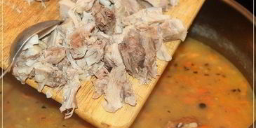 суп гороховый с рулькой поросячьей