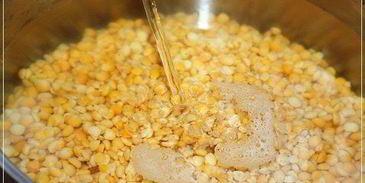 суп гороховый с рулькой поросячьей