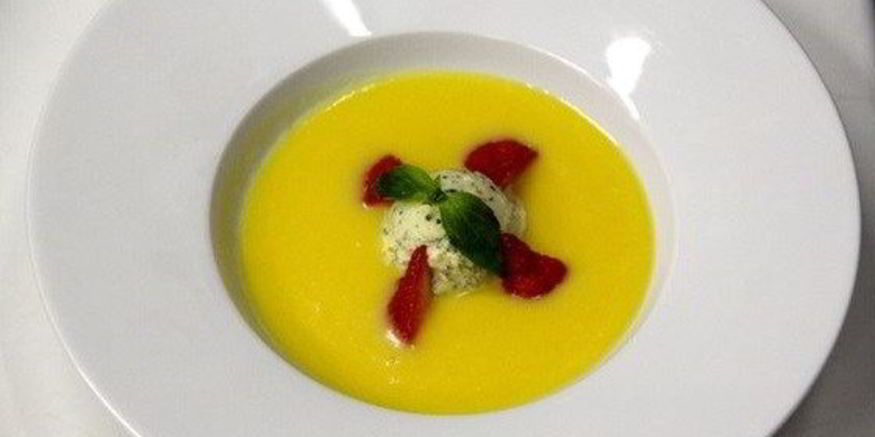 Рецепт холодного ананасово-кокосовый суп с мороженным из базилика