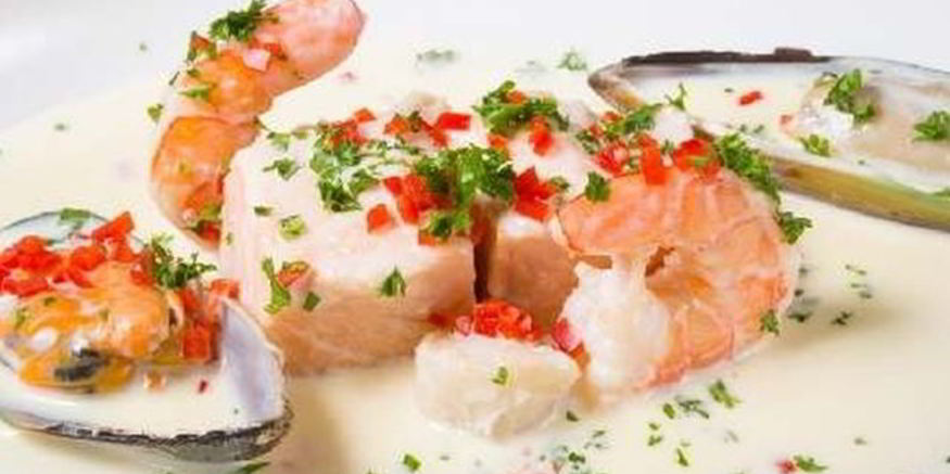 Рецепт холодного крема-супа из мидий и креветок с карри