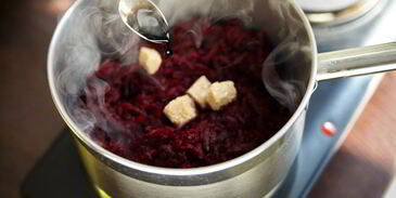 холодный крем-суп из свеклы