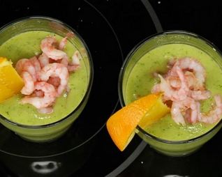 Холодный суп из авокадо с креветками