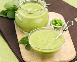 Холодный суп из кабачков с мятой