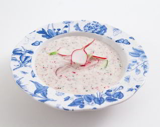 Холодный суп из редиски и молока