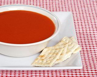 Красный витаминный холодный суп