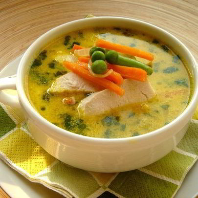 Куриный суп карри с замаскированной цветной капустой