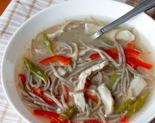 Куриный суп с гречневой лапшой