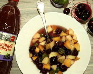 Фруктово-ягодная окрошка