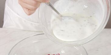 окрошка на кефире с редисом и морковью