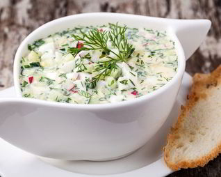 Окрошка с кефиром, чесноком и сахаром