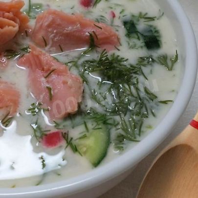 Окрошка с красной рыбой на квасе