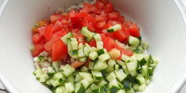 окрошка с курицей и помидорами