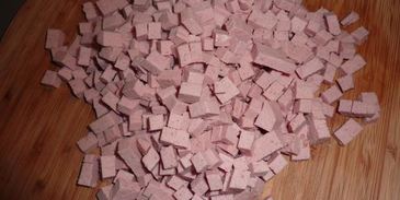 окрошка с редисом и шпинатом