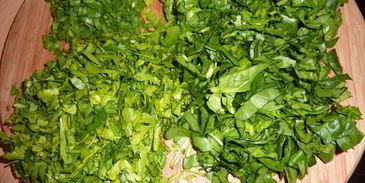 окрошка с редисом и шпинатом