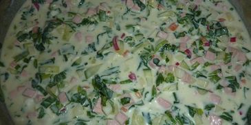 окрошка с редисом и шпинатом