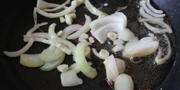 куриный суп с овощами и мелкой пастой