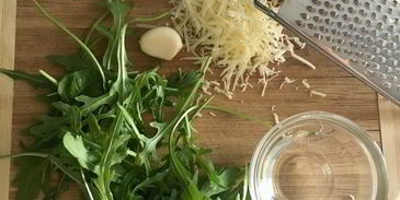 минестроне с рисом и песто из руколы