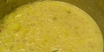 густая похлебка с картофелем, мидиями и треской