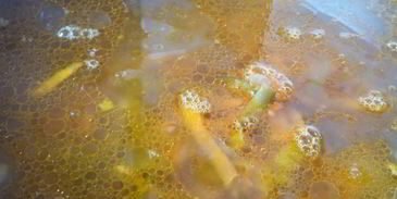 рассольник с консервированной фасолью и солеными помидорами