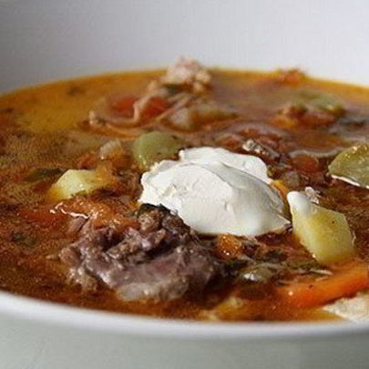 Рассольник с тушенкой и сметаной