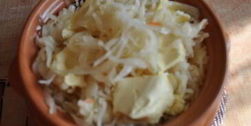 кислые щи с утиными потрошками и черносливом